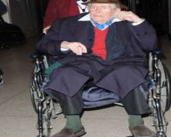 He used to wear green socks due to his own belief that it is lucky for him.